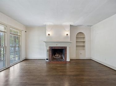 106 N Briscoe Boulevard, Dallas, TX 75211