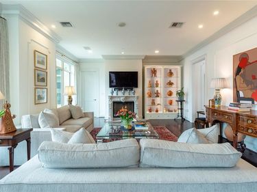 2525 N PEARL Street, Unit 1004, Dallas, TX 75201
