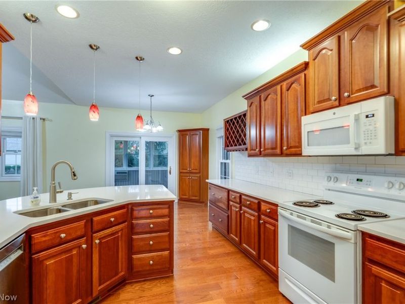 2222 Burberry Street NW, North Canton, OH 44720 Photo 11