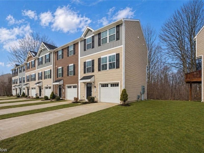 716 Pine Spring Drive, Painesville Township, OH 44077 Photo 2