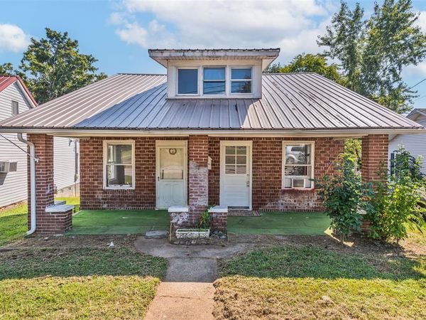 120 E Oak Street , Scottsville, KY 42121