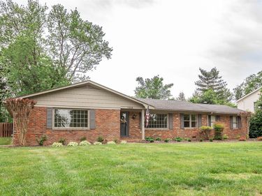 1525 Sherwood Way, Bowling Green, KY 42103