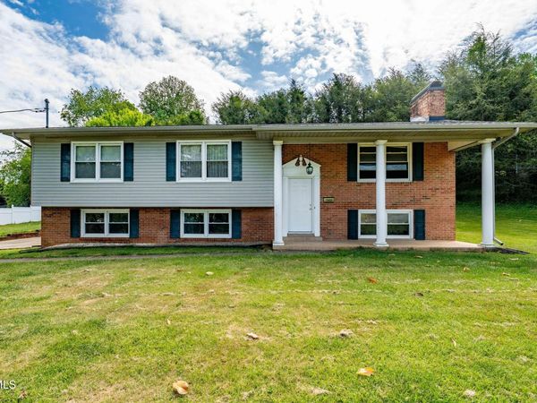 1712 Willowood Court, Johnson City, TN 37604