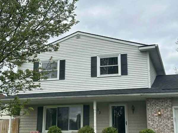 813 Canton Drive, Lansing, MI 48917