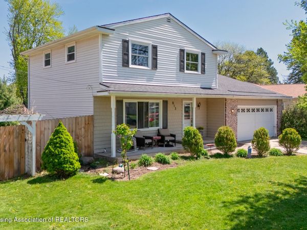 813 Canton Drive, Lansing, MI 48917