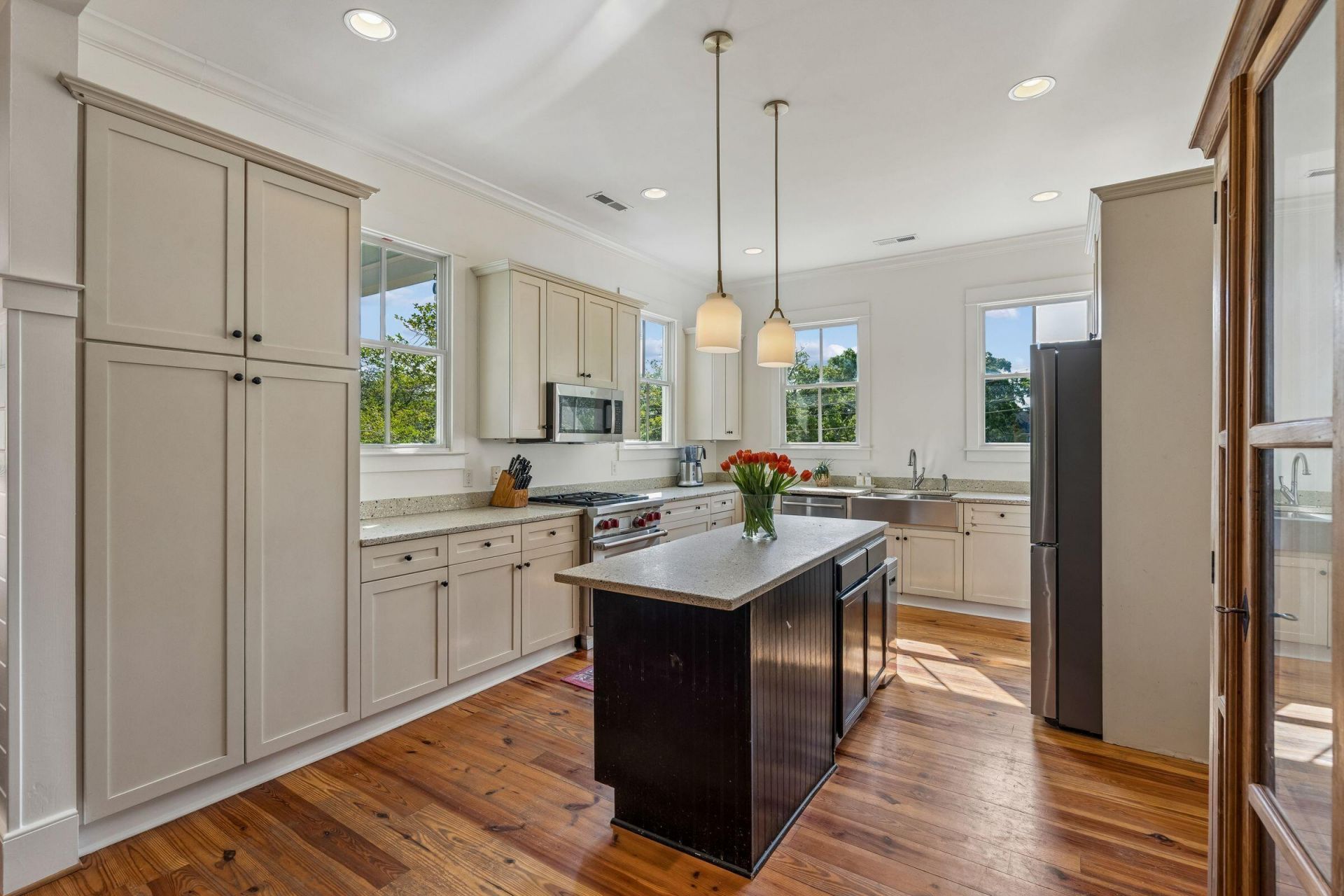 9 William Street Photo 14