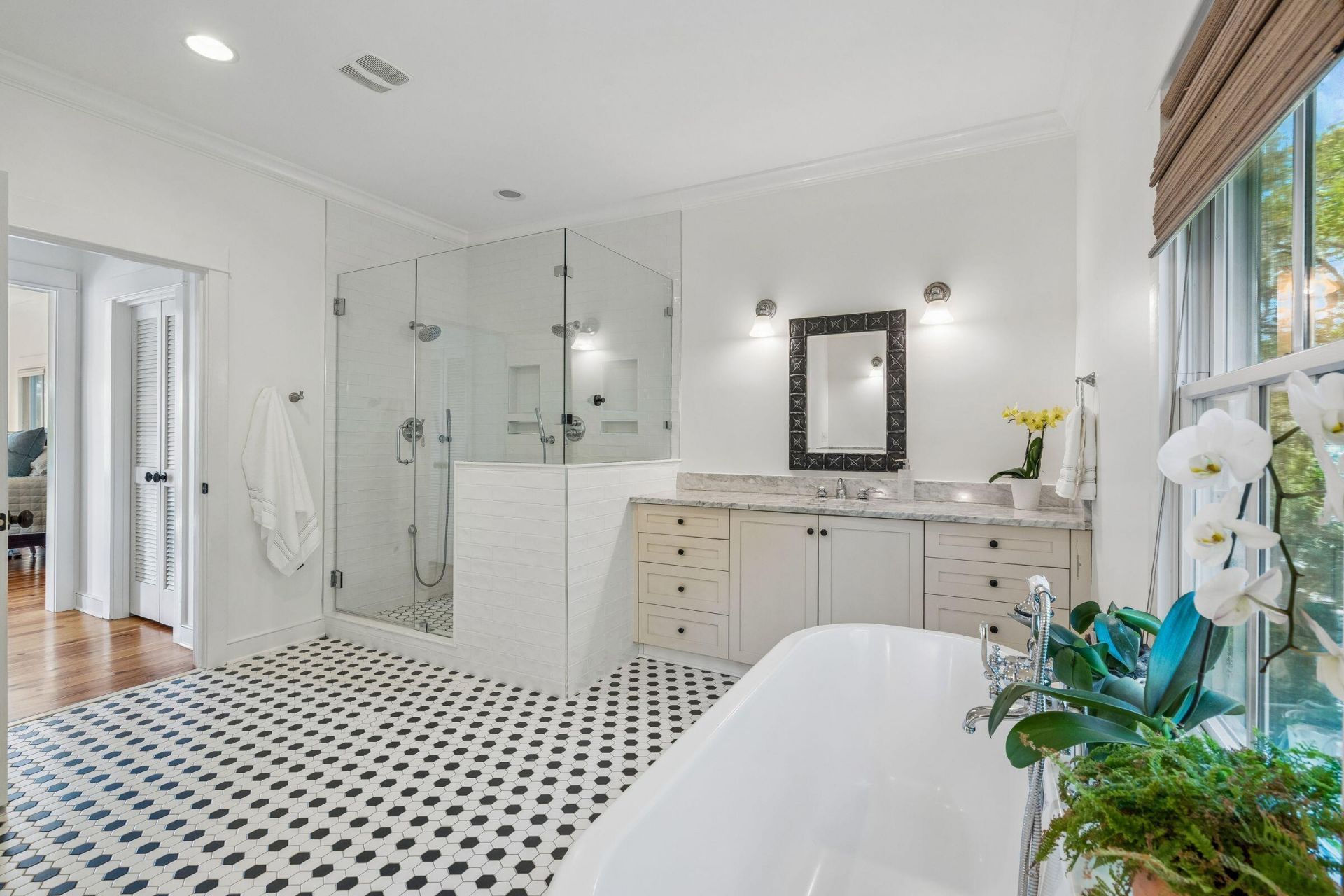 9 William Street Photo 32