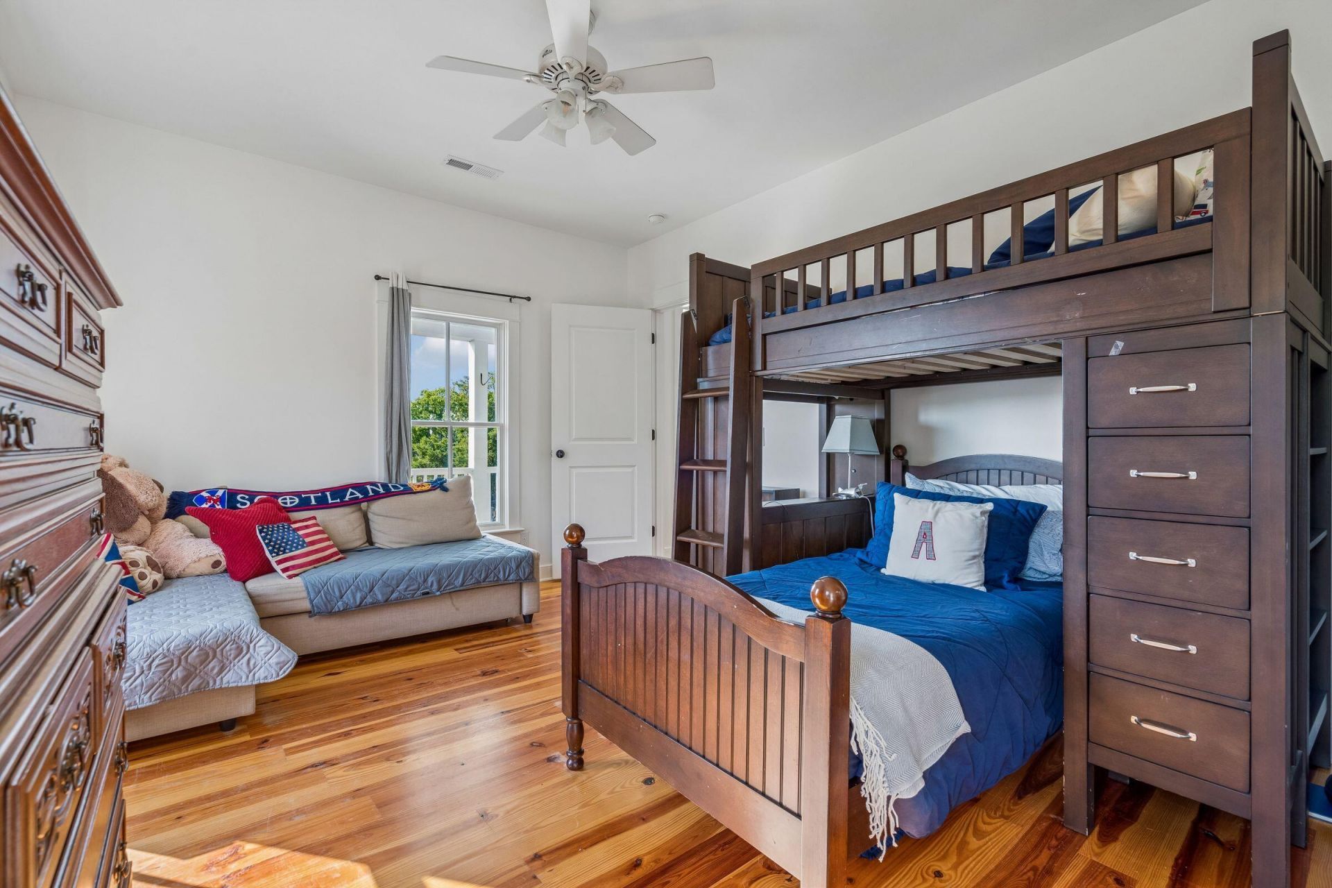 9 William Street Photo 38