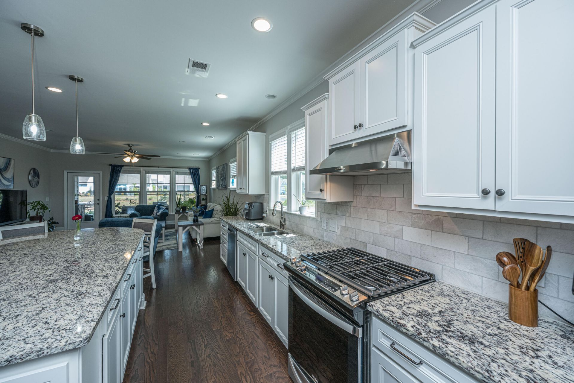 241 Garden Gate Way Photo 12