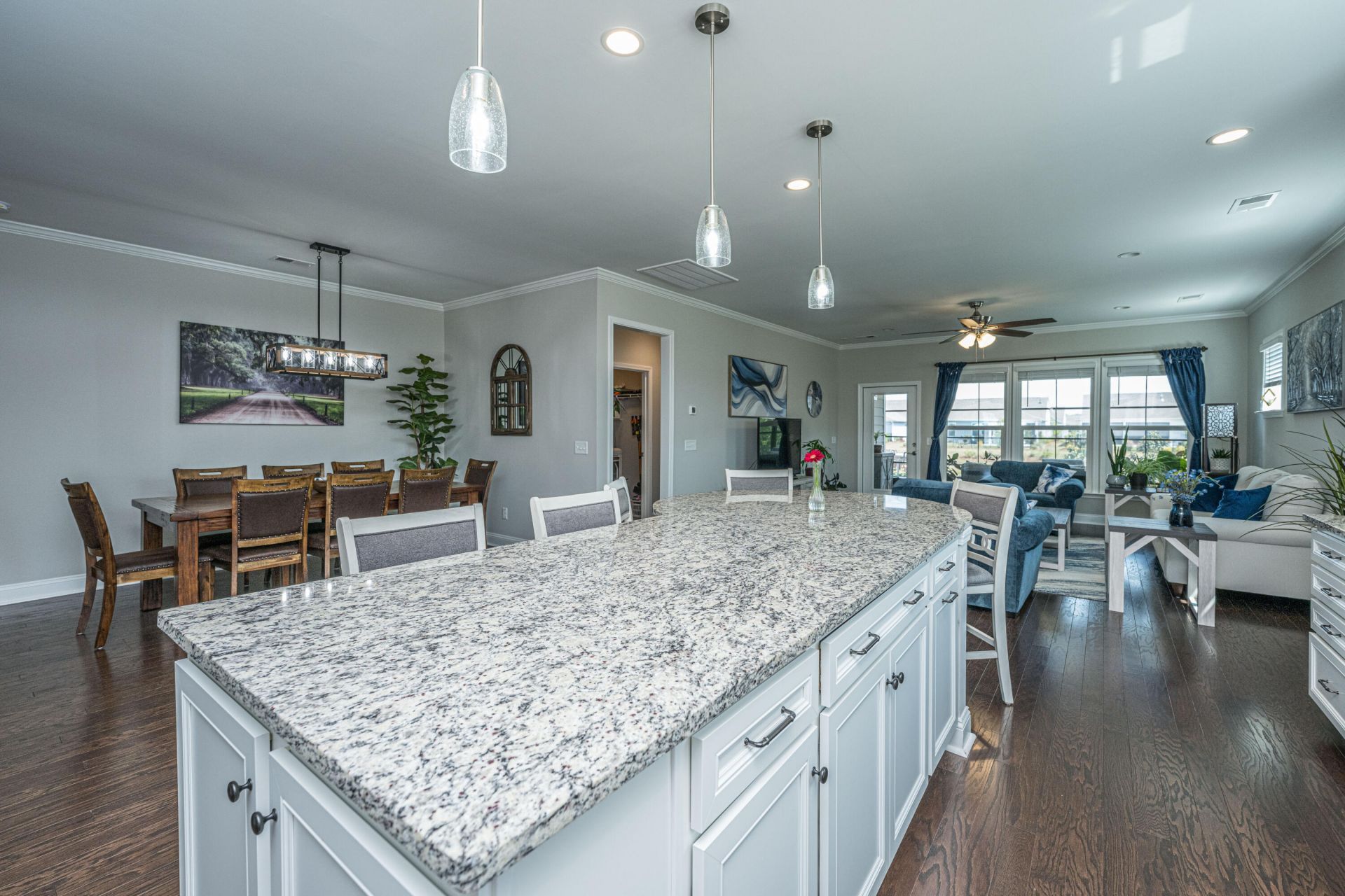 241 Garden Gate Way Photo 12