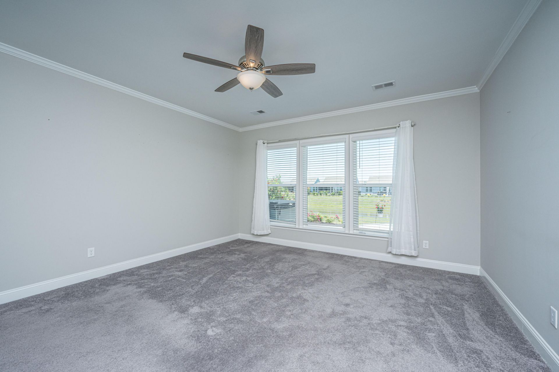 241 Garden Gate Way Photo 21