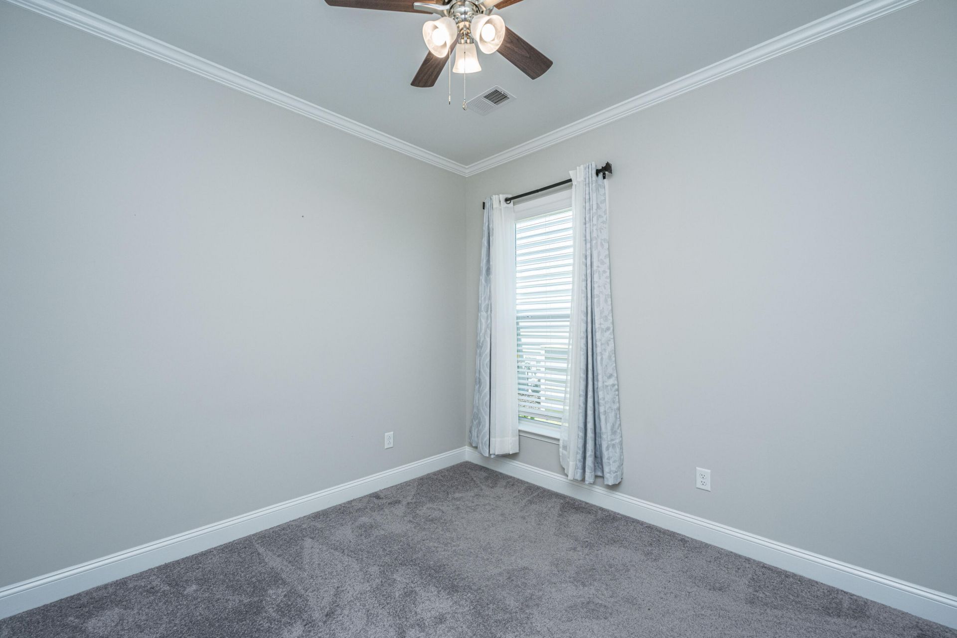 241 Garden Gate Way Photo 27