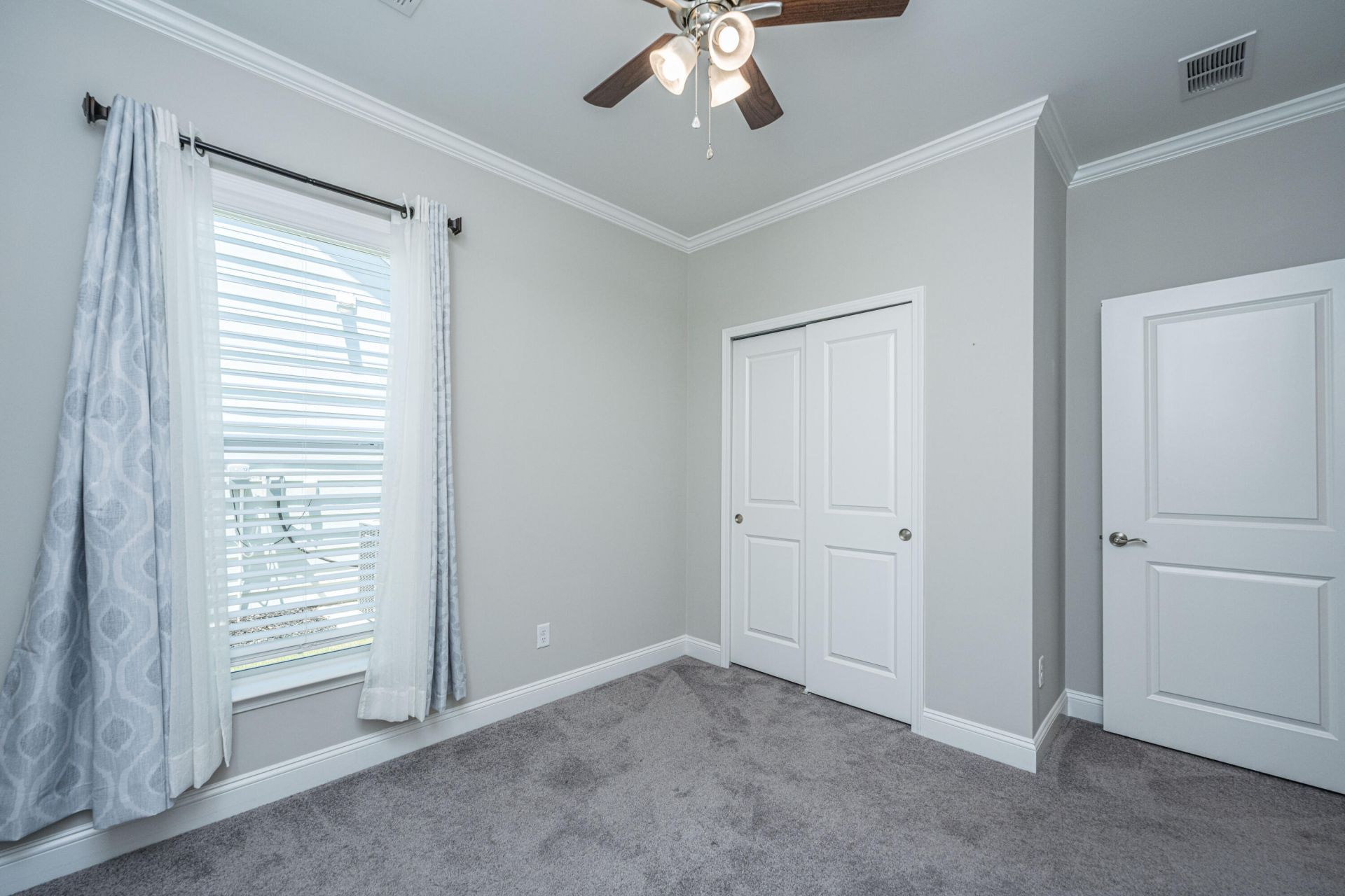 241 Garden Gate Way Photo 28
