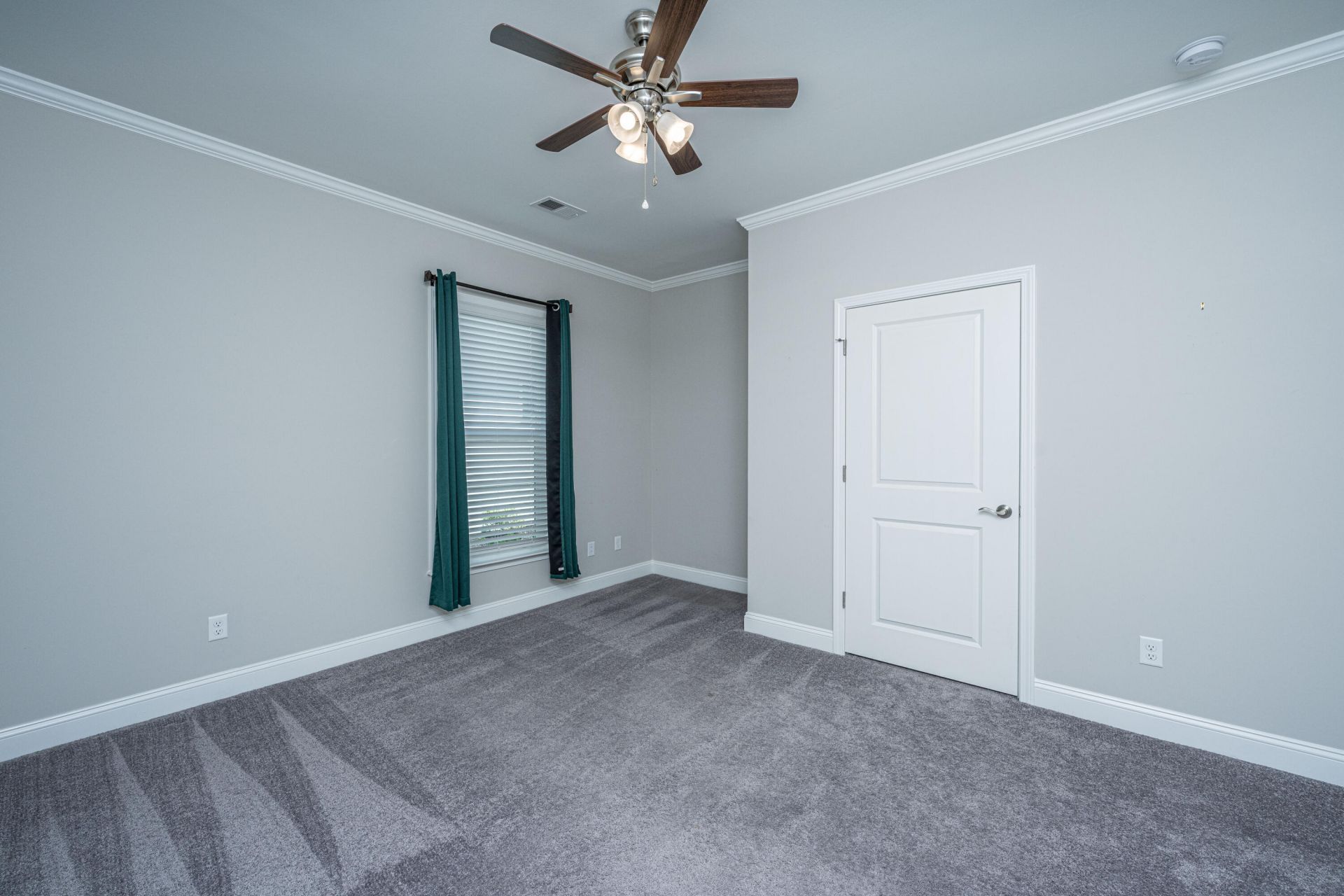 241 Garden Gate Way Photo 29