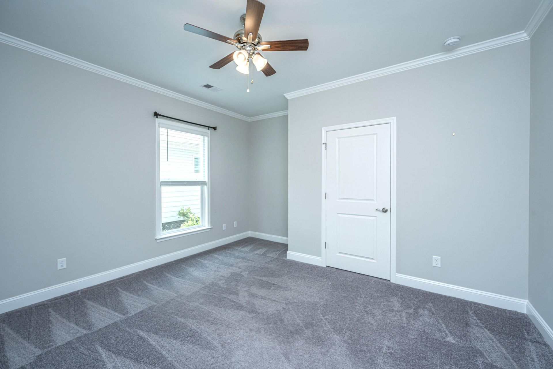 241 Garden Gate Way Photo 34