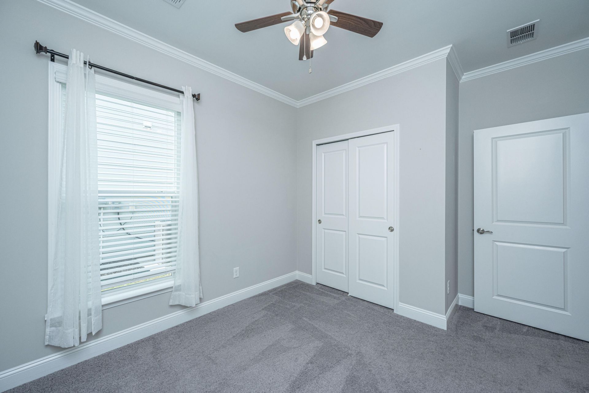 241 Garden Gate Way Photo 37