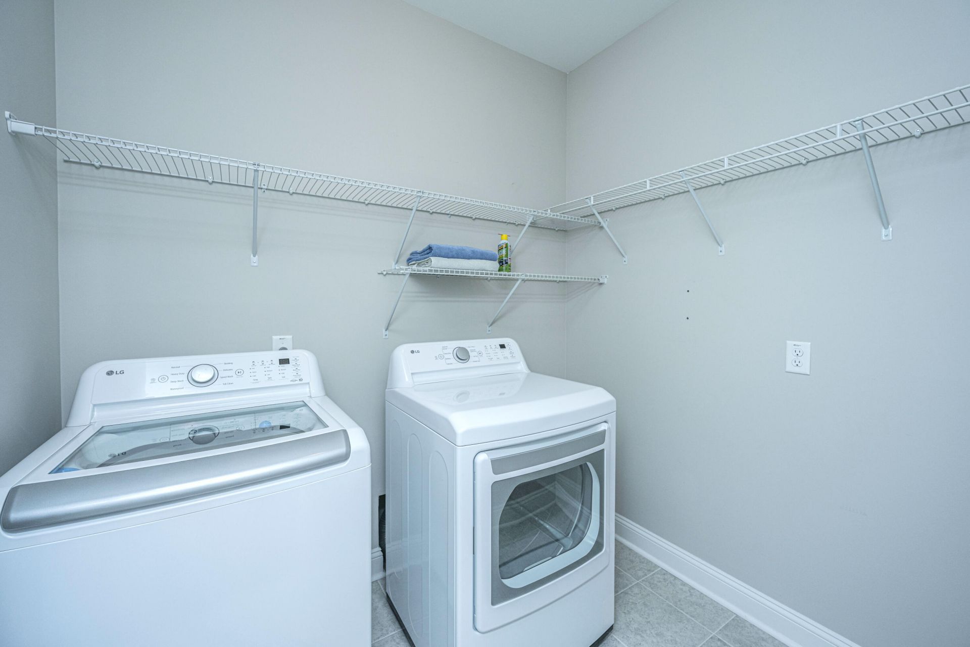 241 Garden Gate Way Photo 39