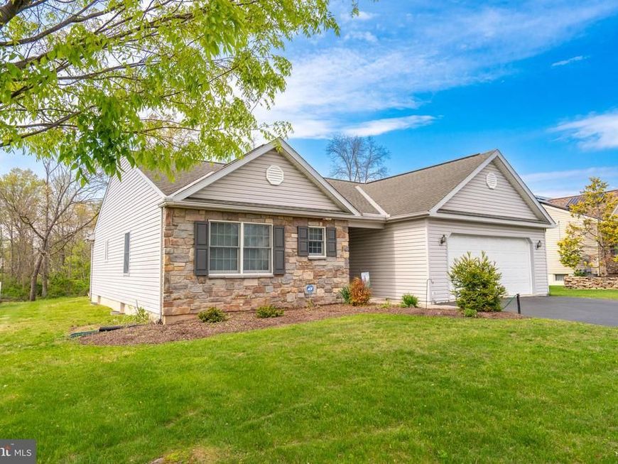 779 Hunter Drive, Pennsburg, PA 18073 Main Photo