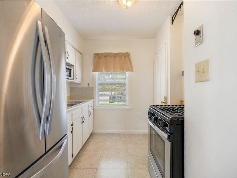 1646 Evergreen Avenue, Akron, OH 44301 Photo 10