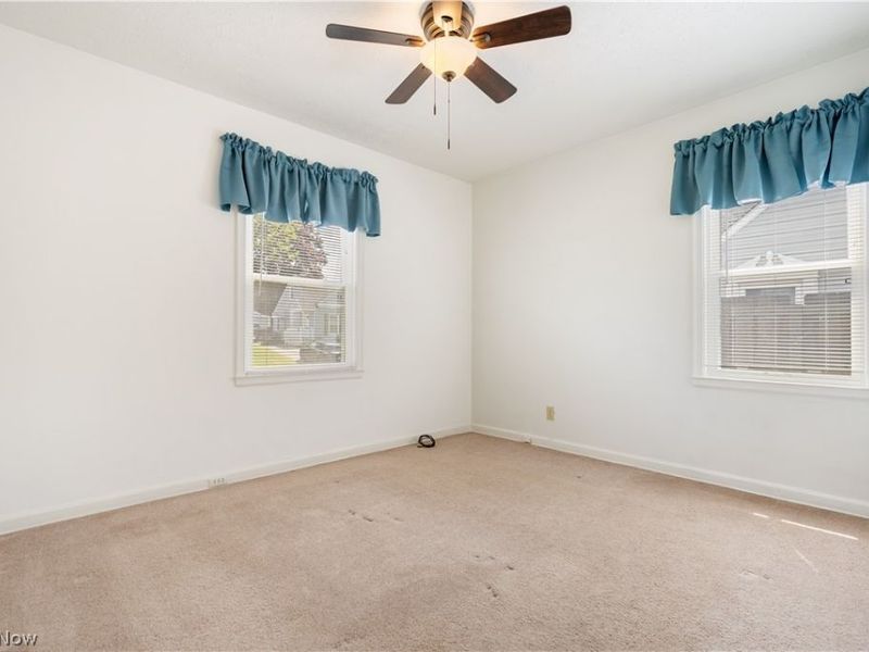1646 Evergreen Avenue, Akron, OH 44301 Photo 18