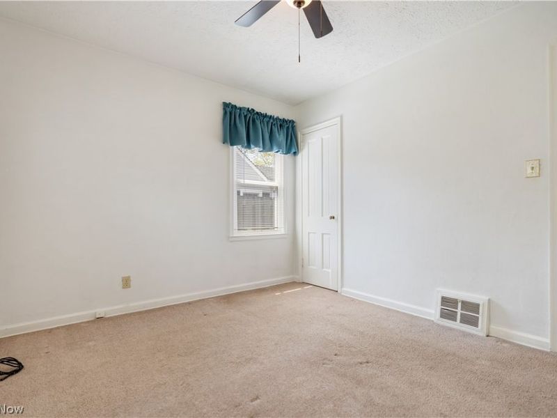 1646 Evergreen Avenue, Akron, OH 44301 Photo 19