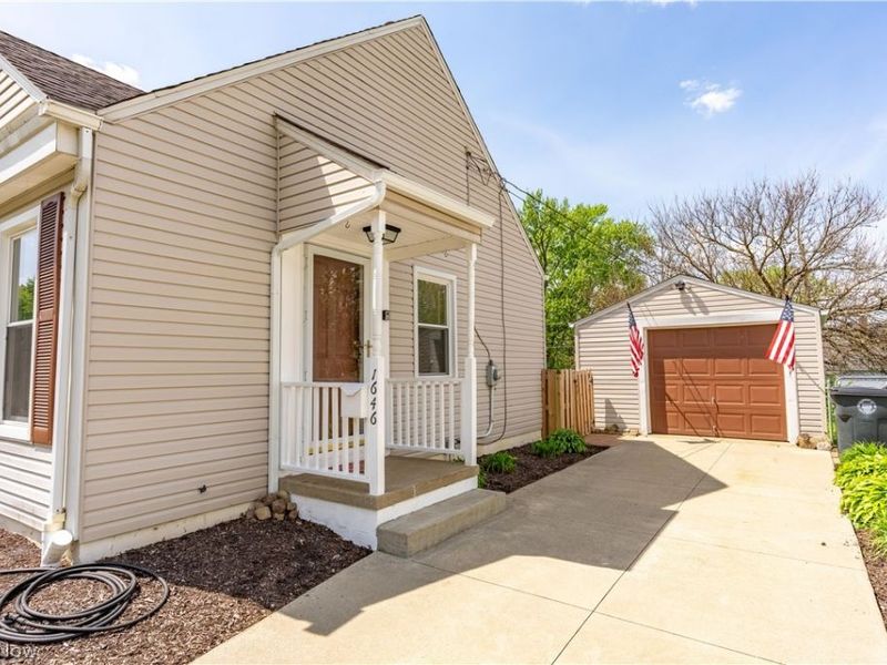 1646 Evergreen Avenue, Akron, OH 44301 Photo 3