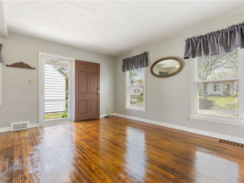 1646 Evergreen Avenue, Akron, OH 44301 Photo 6