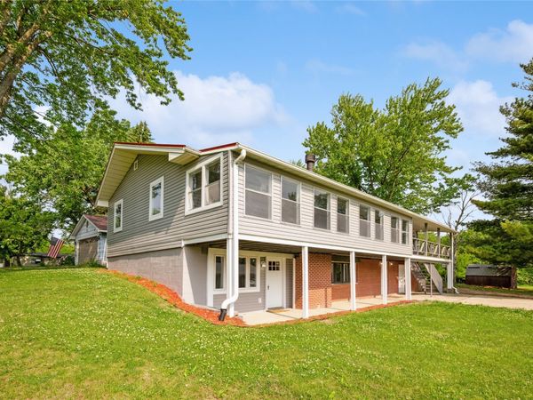 8423 Meadow Wood Drive, Dexter, IA 50070