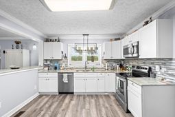 1704 Sherwood Dr. photo 4