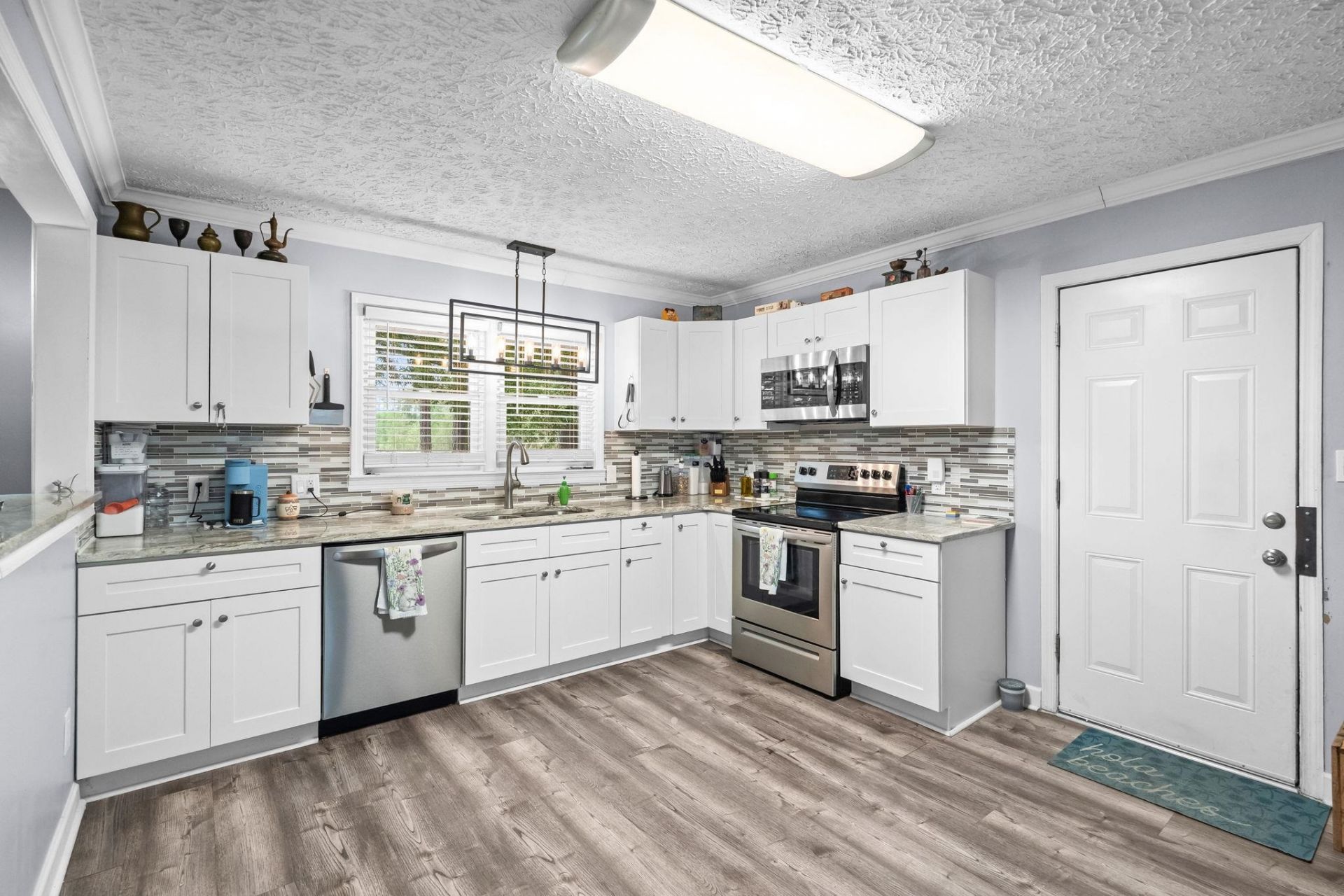 1704 Sherwood Dr. Photo 5