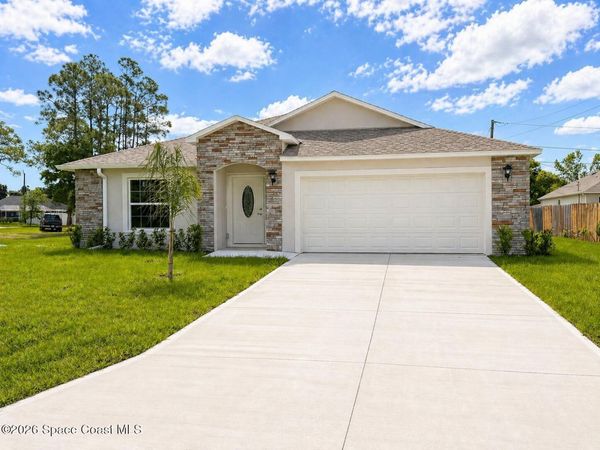 694 Airoso Road SE , Palm Bay, FL 32909
