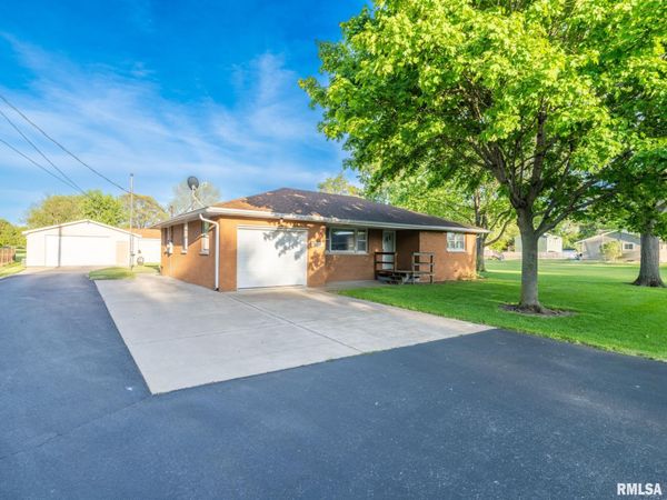 13324 CEDAR Street, Manito, IL 61546