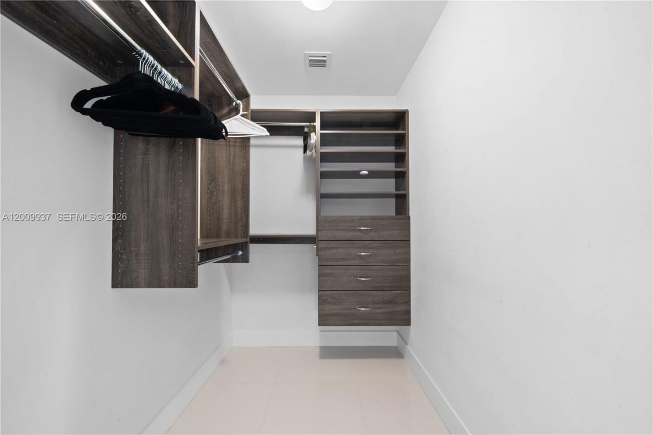 2960 NE 207th St , Unit 1003, Aventura, FL 33180 Photo