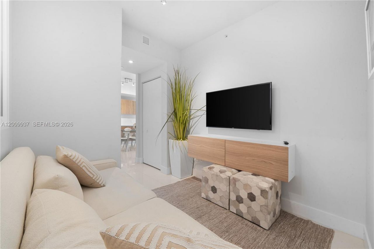 2960 NE 207th St , Unit 1003, Aventura, FL 33180 Photo