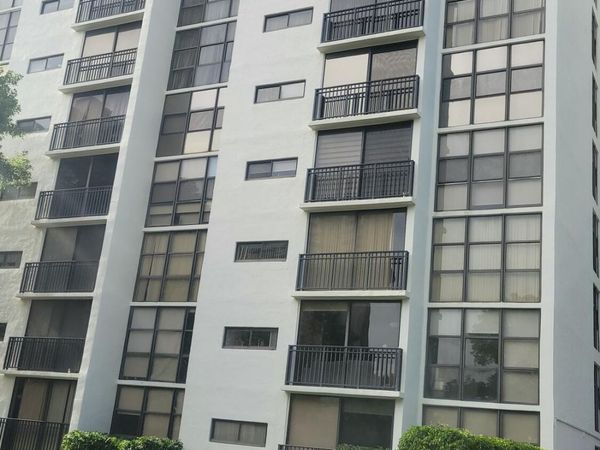 17021 N Bay Road, Unit 608, Sunny Isles Beach, FL 33160
