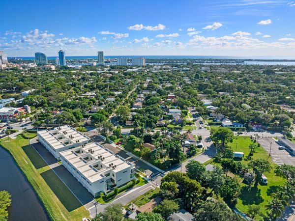 1933 Dock Street, West Palm Beach, FL 33401