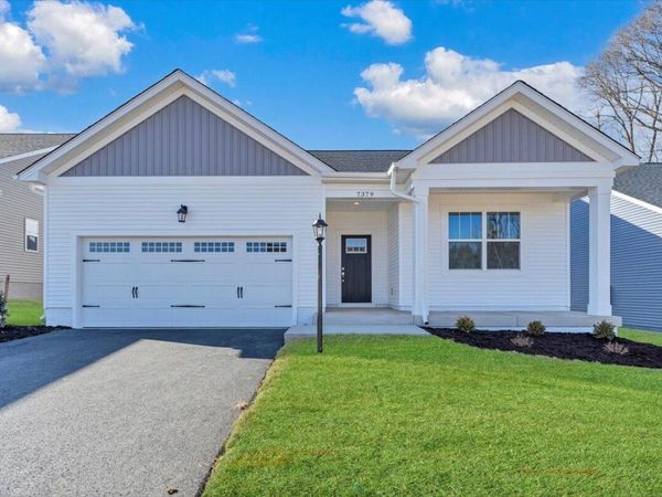 7379 King's Pointe DR , Fairlawn, VA 24141