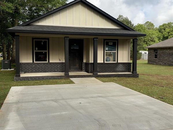 4490 Oak Ln, Milton, FL 32570