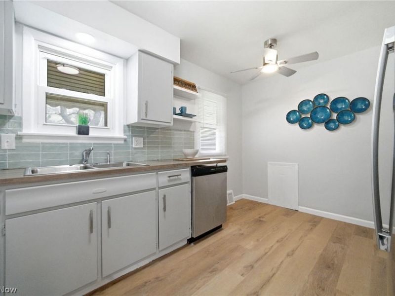 4437 E 158th Street , Cleveland, OH 44128 Photo 10