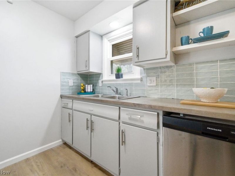 4437 E 158th Street , Cleveland, OH 44128 Photo 7