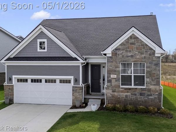5526 Helmsdale Boulevard, West Bloomfield Twp, MI 48322