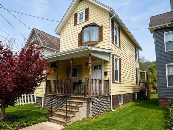 121 Elizabeth Ave, Evans City, PA 16033