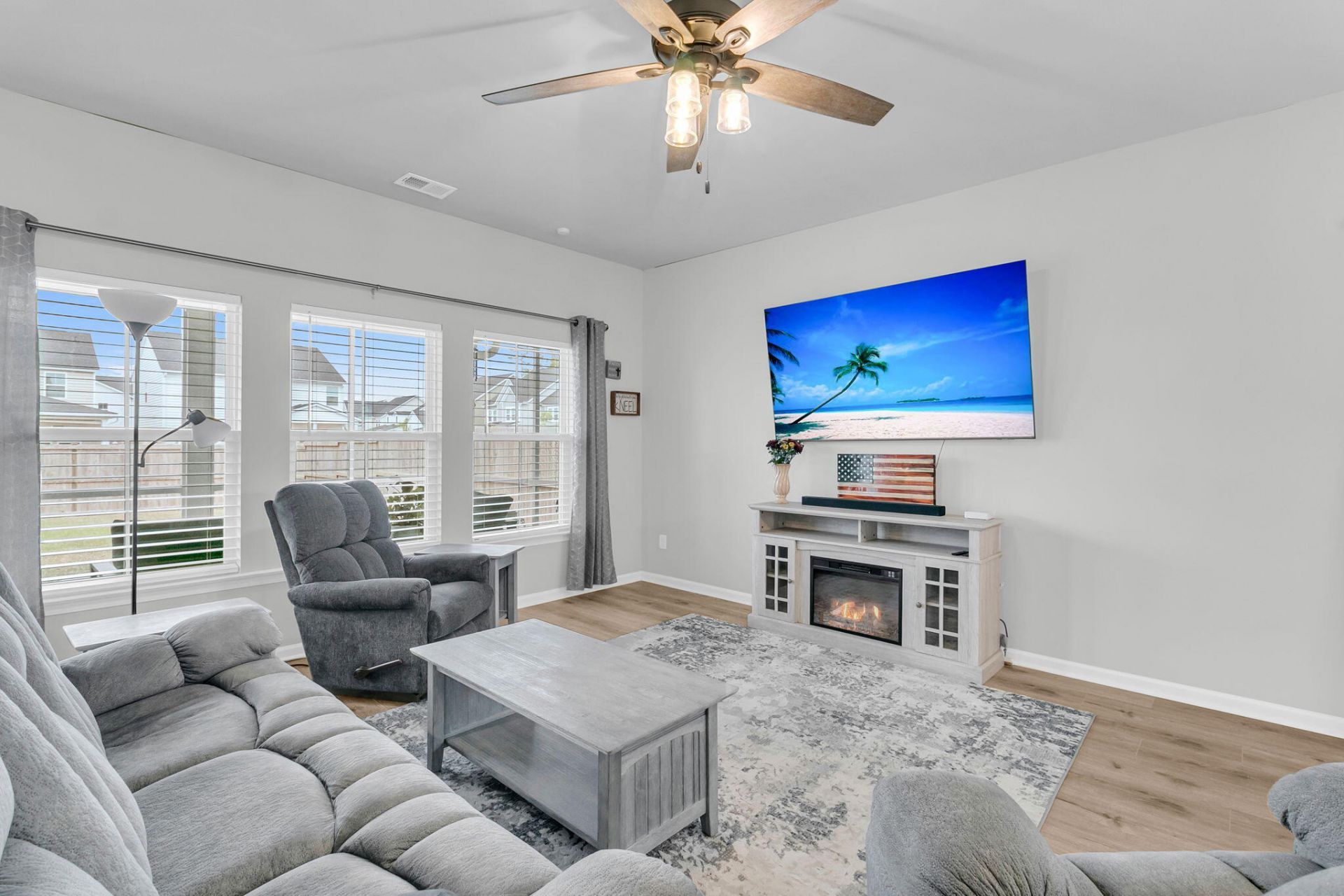 1125 Spotflower Street Photo 11