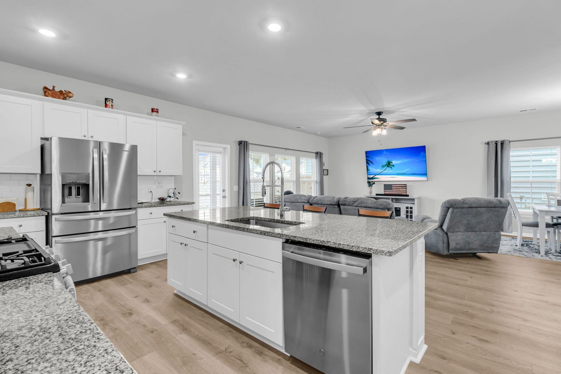 1125 Spotflower Street Photo 8