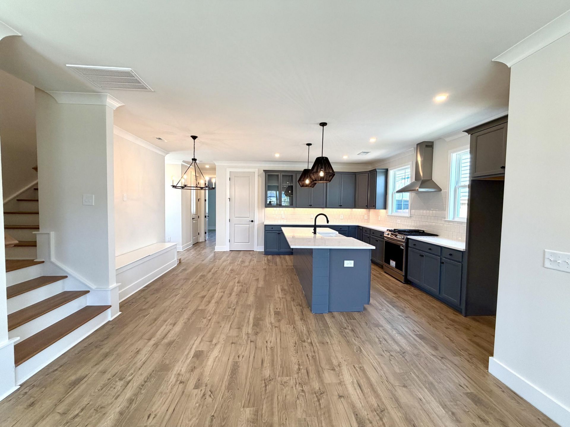 776 Blueway Avenue Photo 11