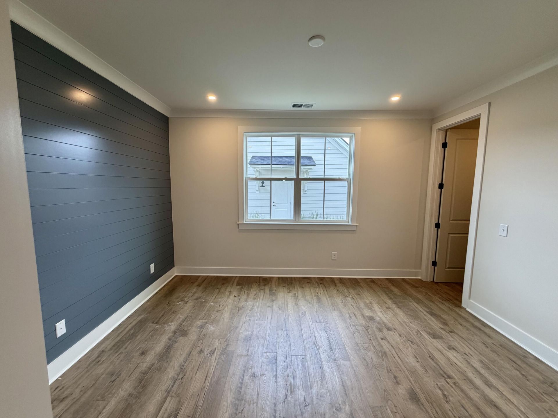 776 Blueway Avenue Photo 22