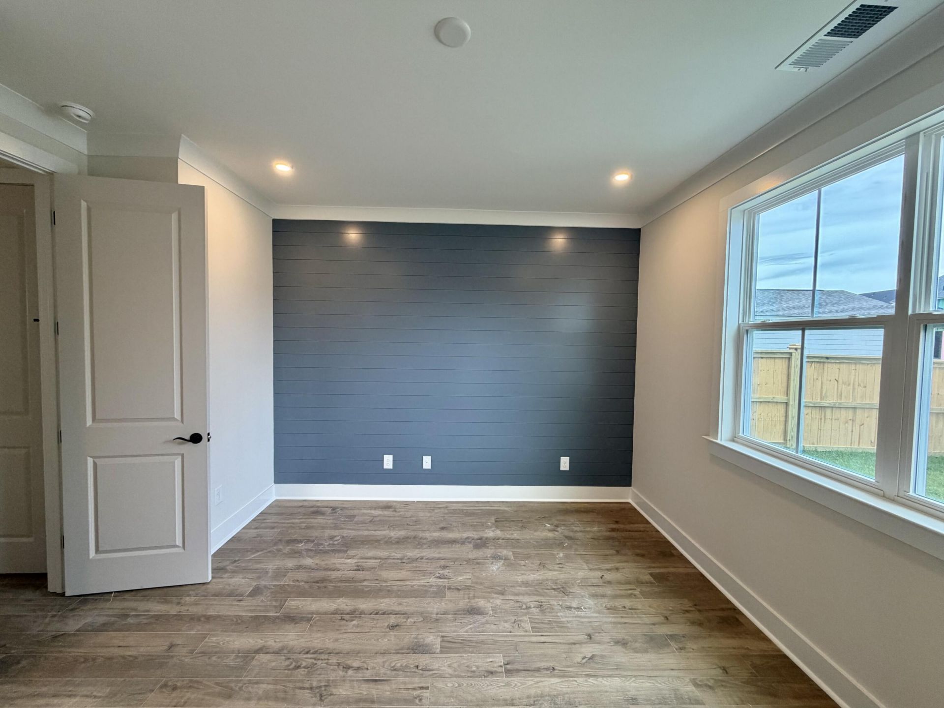 776 Blueway Avenue Photo 23