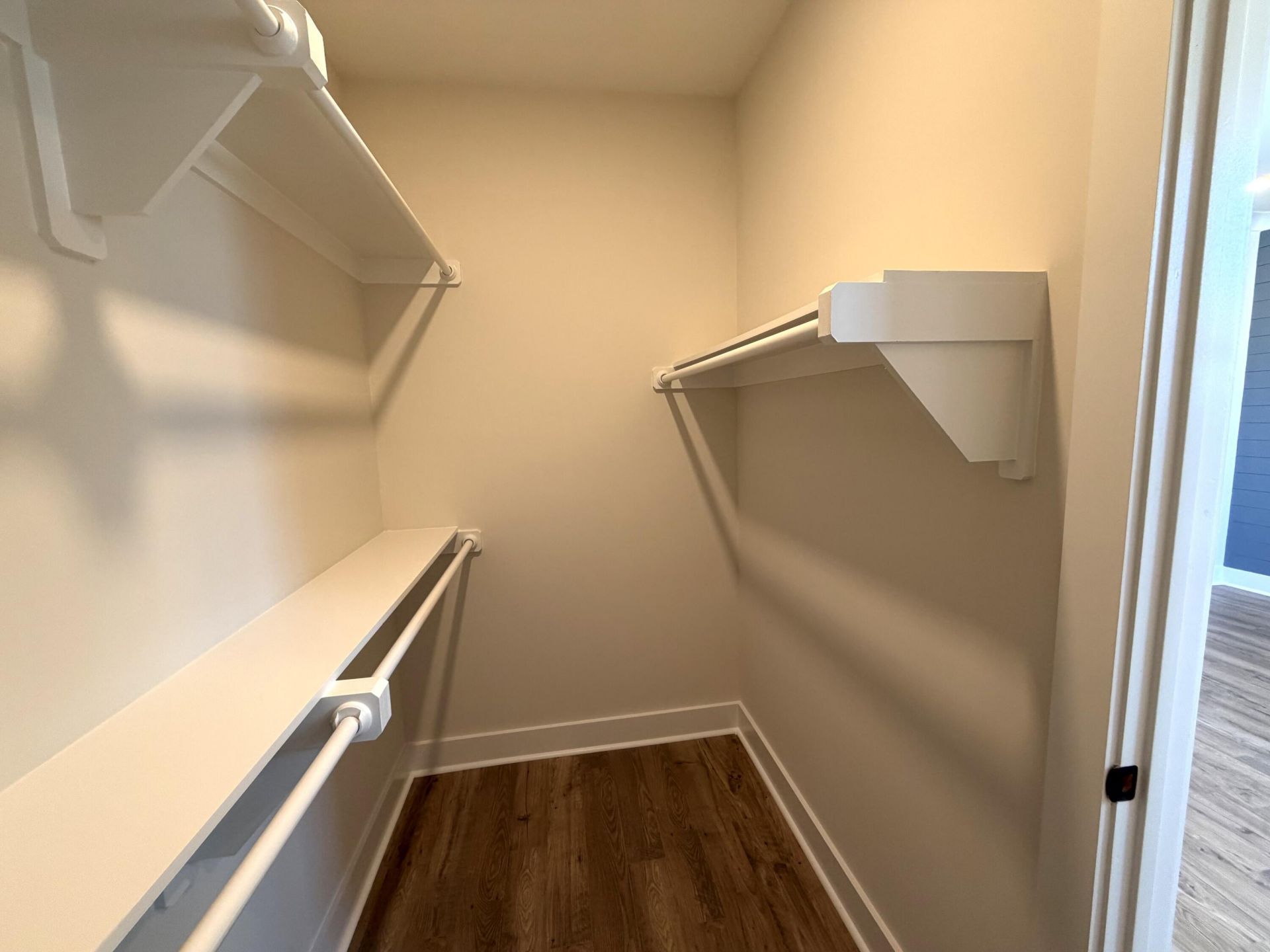 776 Blueway Avenue Photo 24
