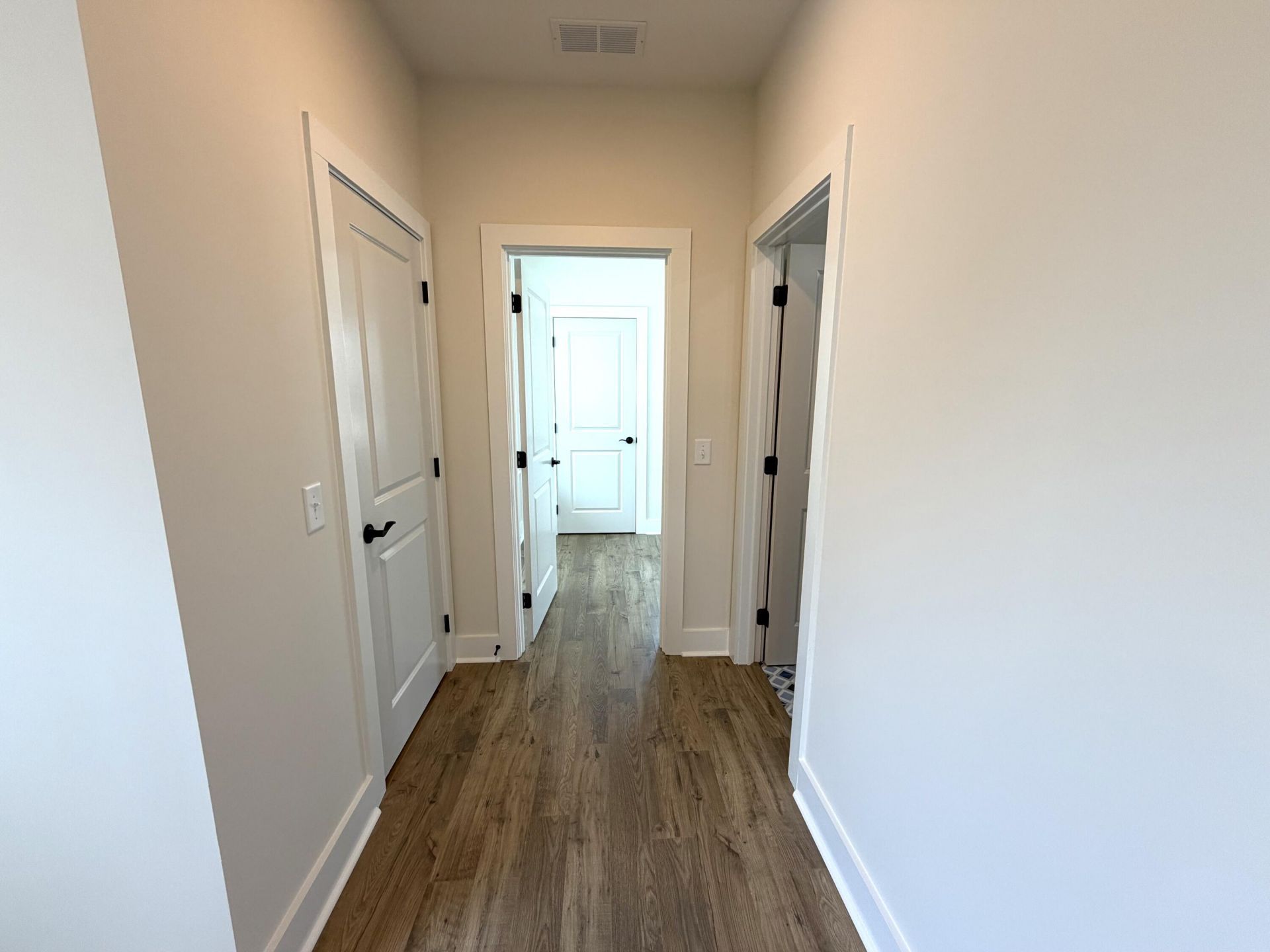 776 Blueway Avenue Photo 28