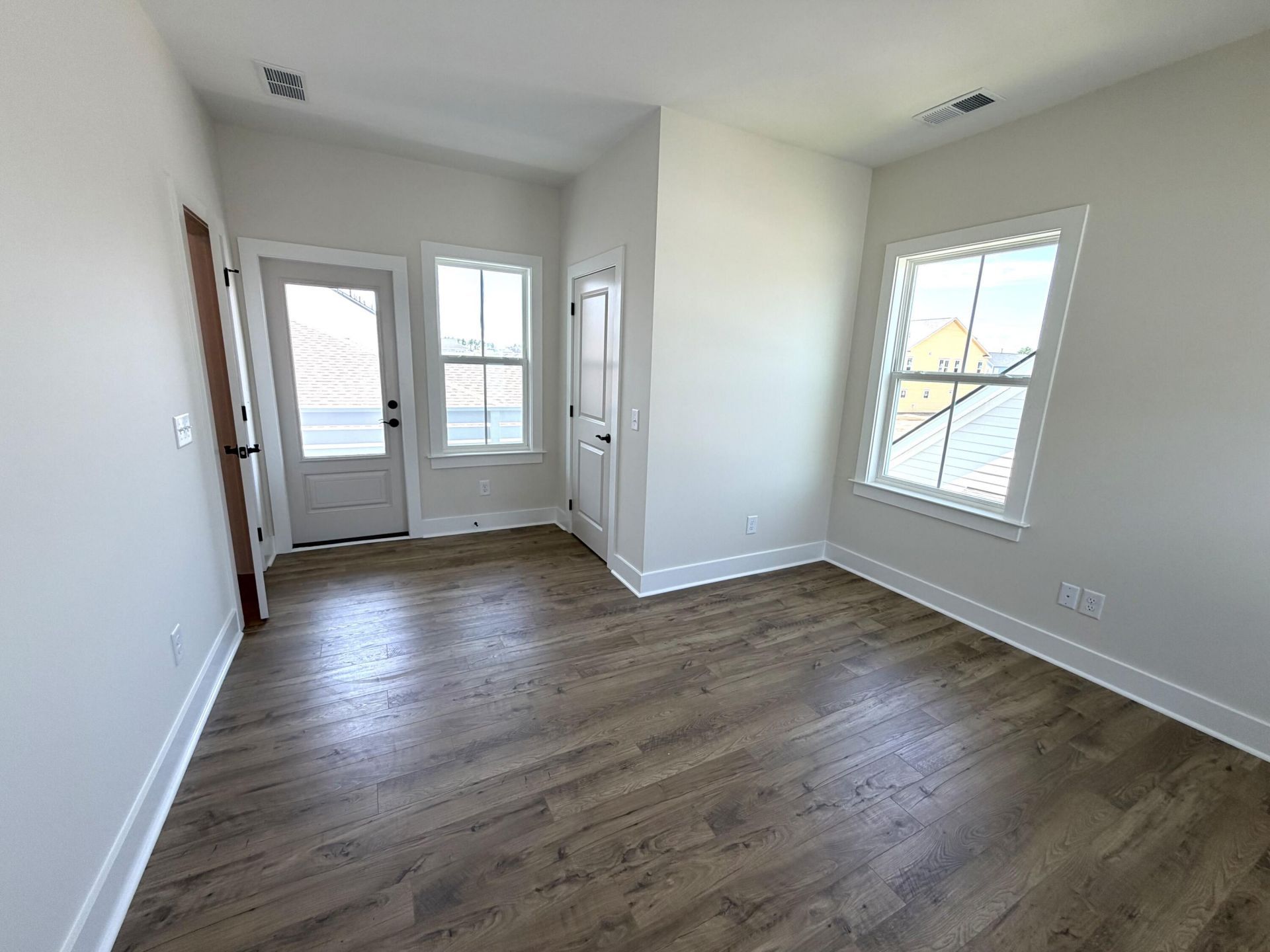 776 Blueway Avenue Photo 31